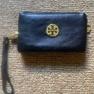 Leather wristlet